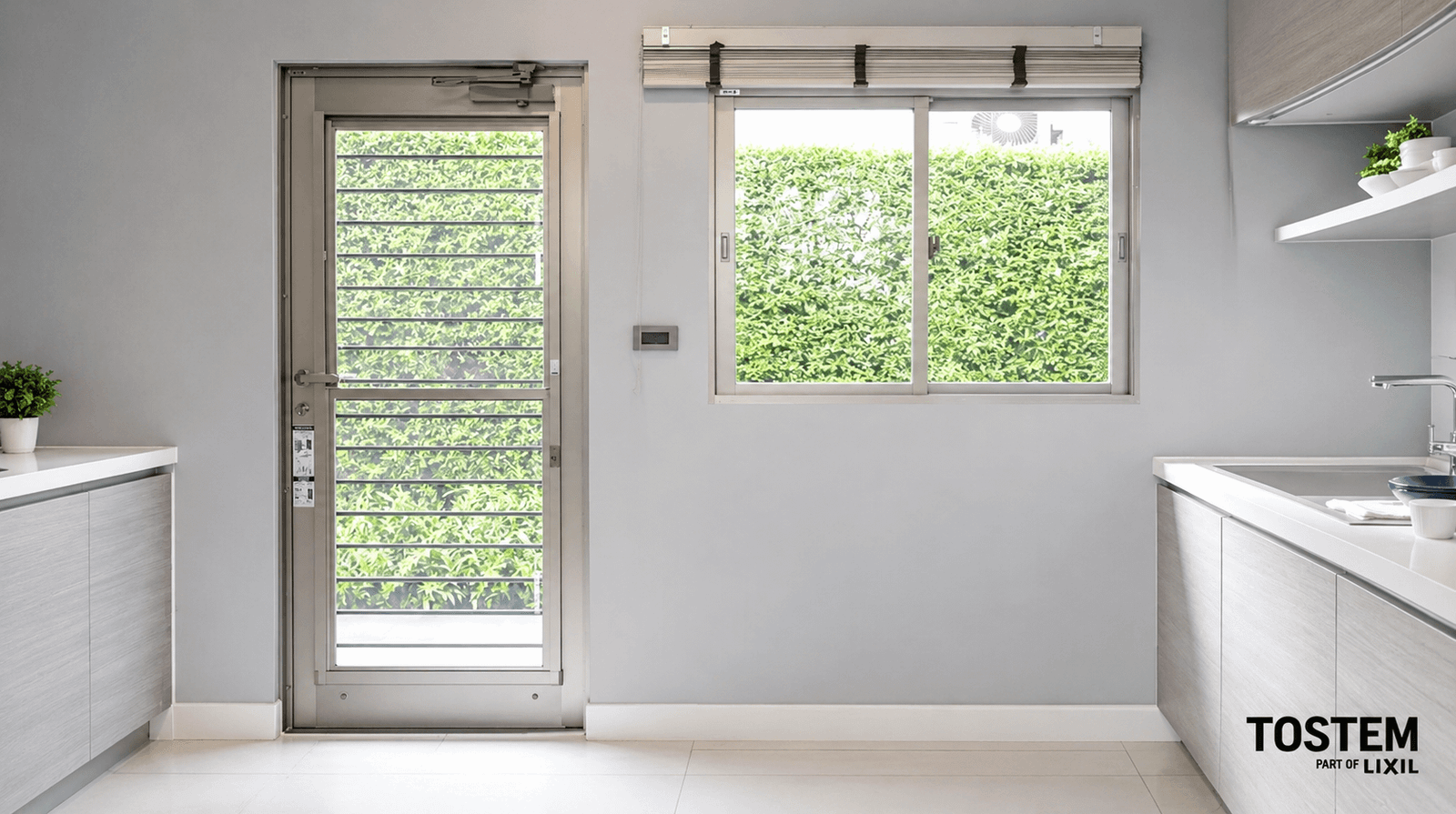 modern kitchen with greenery views (1)